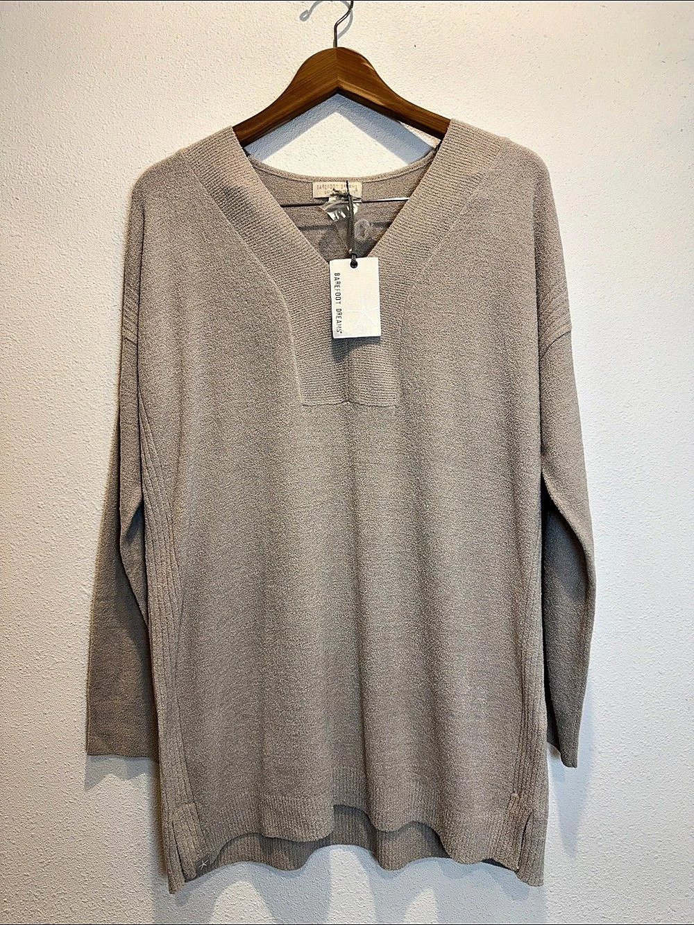 BWT Barefoot Dreams Cozychic Ultra V Neck Tunic Sweater Large Gift Ready!